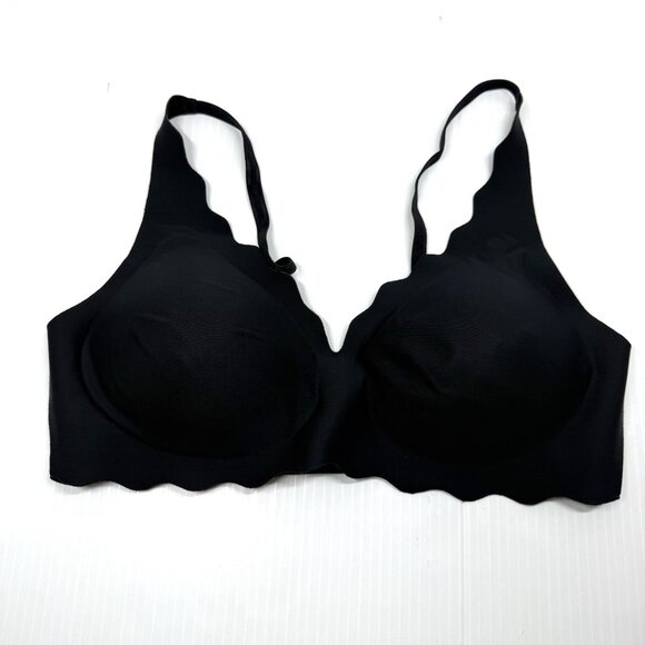 b.tempt’d by Wacoal Black Scallop Edge Bra Size L Seamless Wireless Comfort - Picture 2 of 7